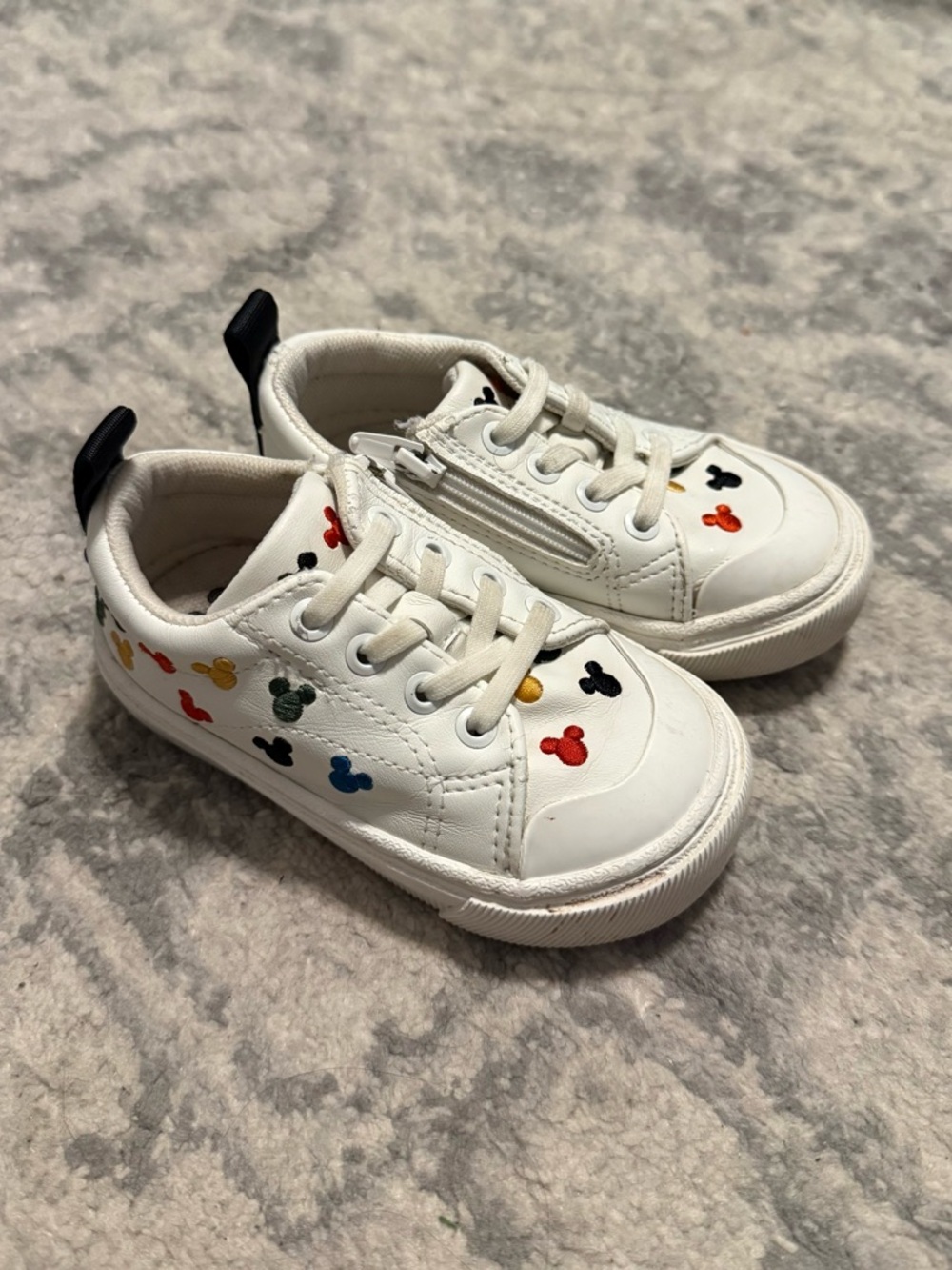 Zara Disney Mickey Mouse Toddler Sneakers Size 21 EU 5 Embroidered White